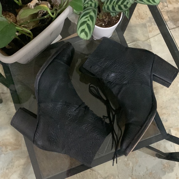 🔥1/2 of Summer Sale!🔥 KOM Made in Portugal Black leather Boots - Picture 8 of 13